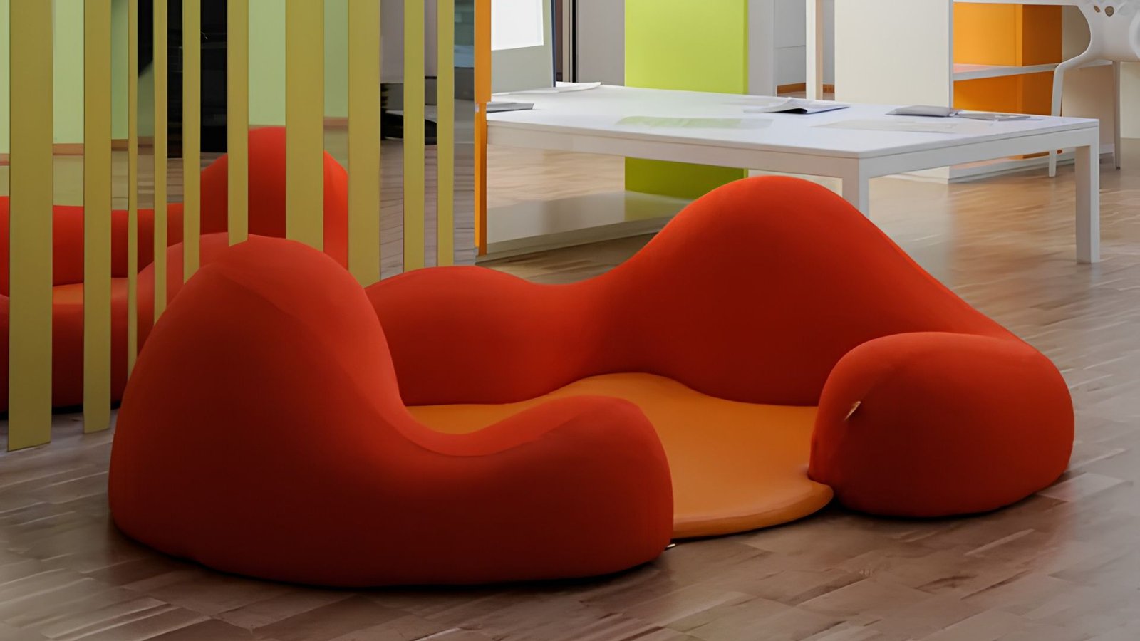 Semi-enclosed play space for young children